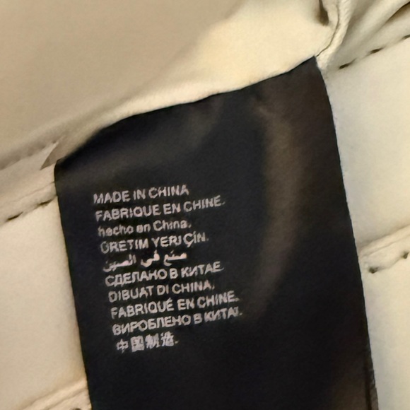 Badgley Mischka Ivory Saddle Crossbody Bag – Gold Ring Closure - Picture 4 of 7